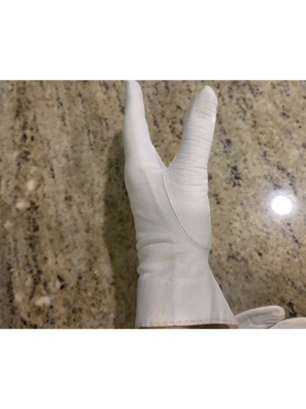 Vintage Womens Size 6.5 S/M White Soft Leather Formal Silk Lined Gloves